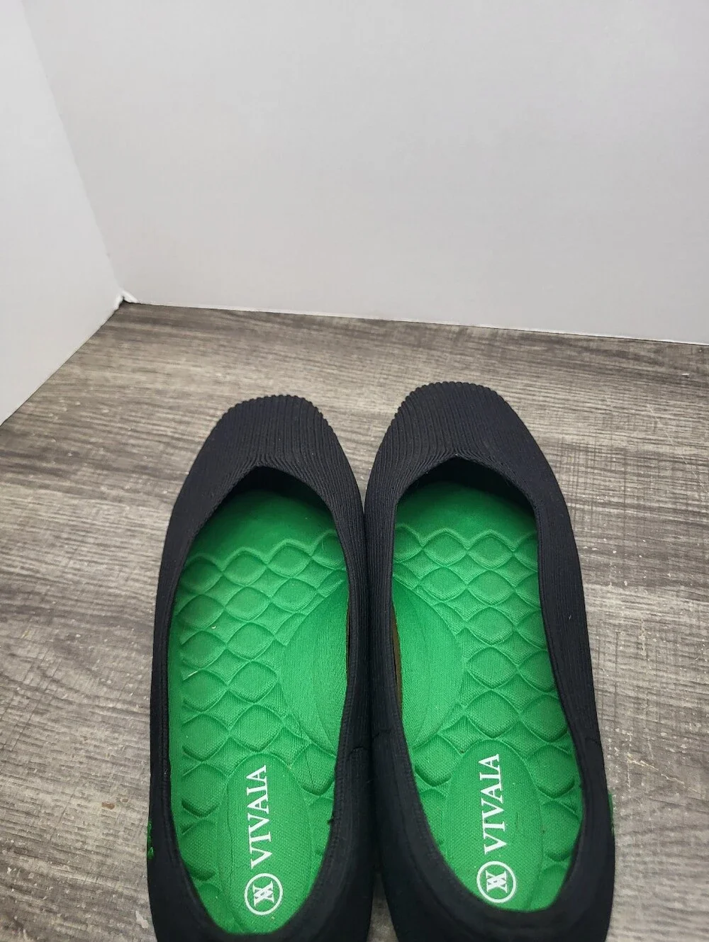 VIVAIA Square-Toe V-Cut Flats Margot Walker 37.5EU 7 US Black Slip-On